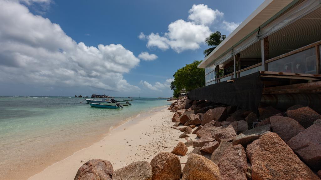 Foto 14: Marie-France Beach Front Apartments - La Digue (Seychelles)