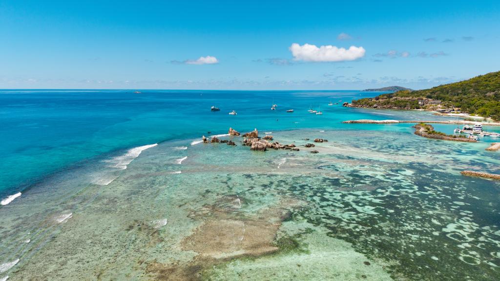 Foto 13: Marie-France Beach Front Apartments - La Digue (Seychelles)