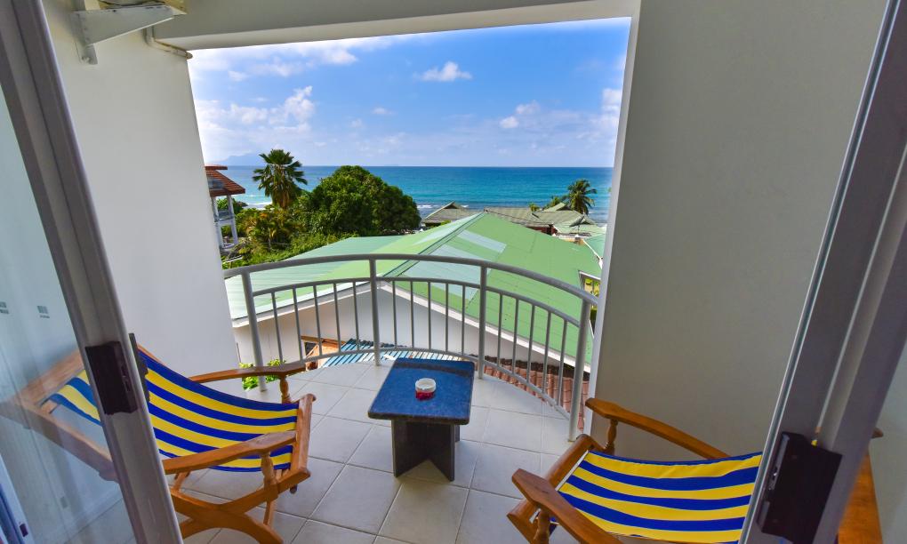 Ocean View Guest House - Top-Floor Standard Room Sea View