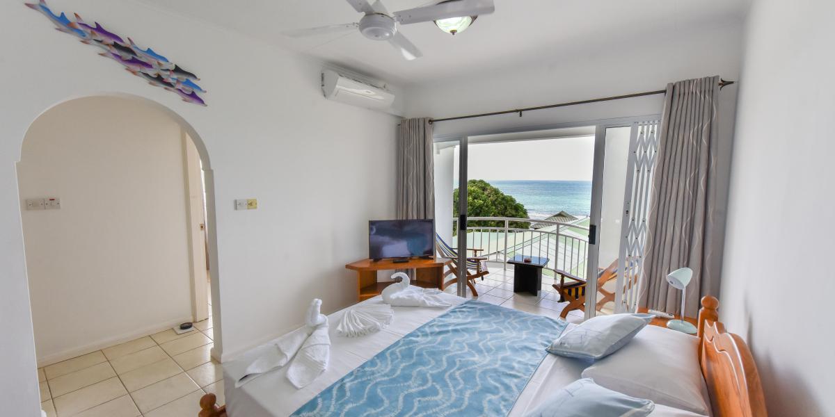 Ocean View Guest House - Top-Floor Standard Room Sea View