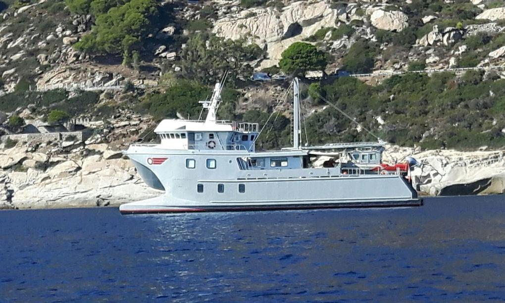 Silhouette Aldabra Expeditions