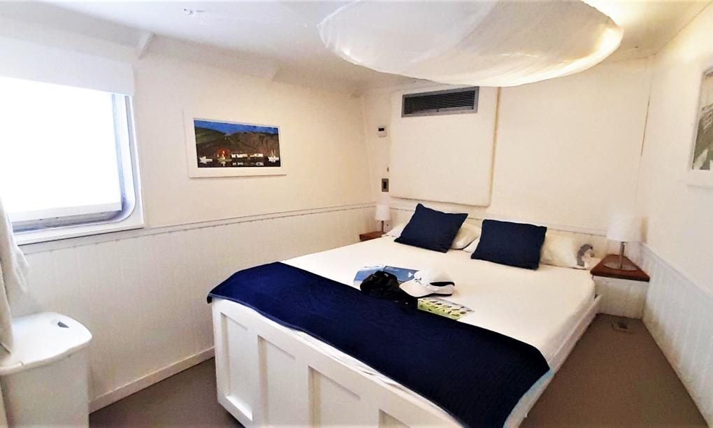 Silhouette Aldabra Expeditions