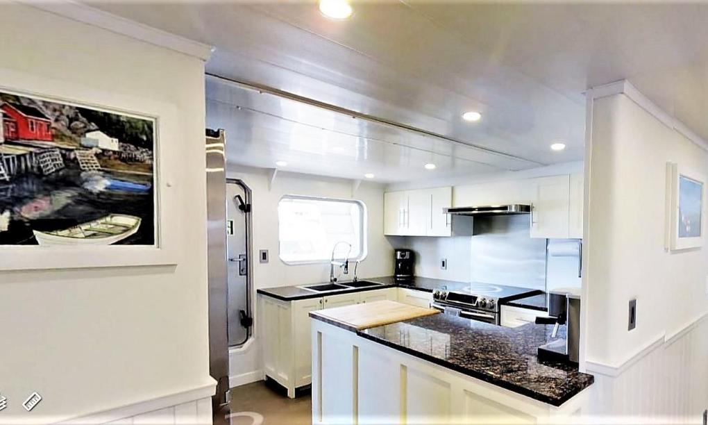 Silhouette Aldabra Expeditions