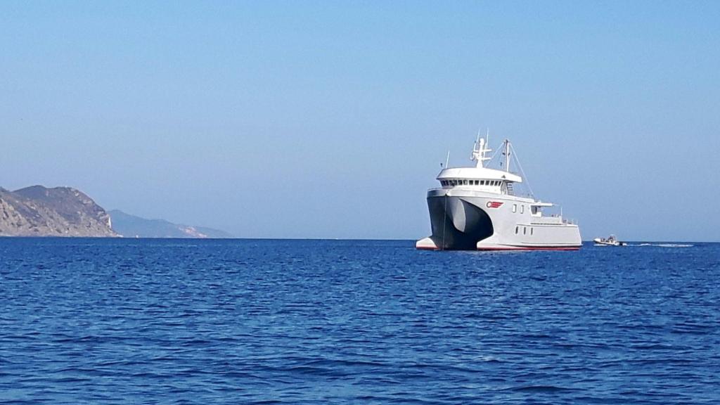Photo 3: Silhouette Aldabra Expeditions - Seychelles (Seychelles)