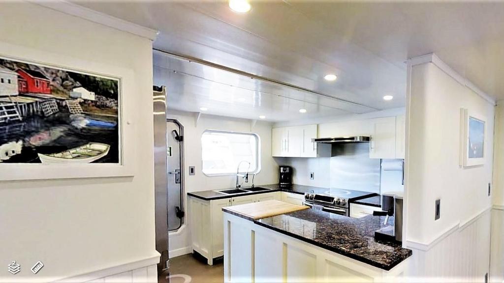 Photo 70: Silhouette Aldabra Expeditions - Seychelles (Seychelles)