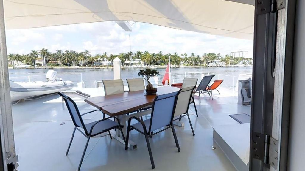 Photo 60: Silhouette Aldabra Expeditions - Seychelles (Seychelles)