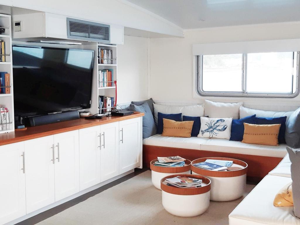 Silhouette Aldabra Expeditions - Photo 2