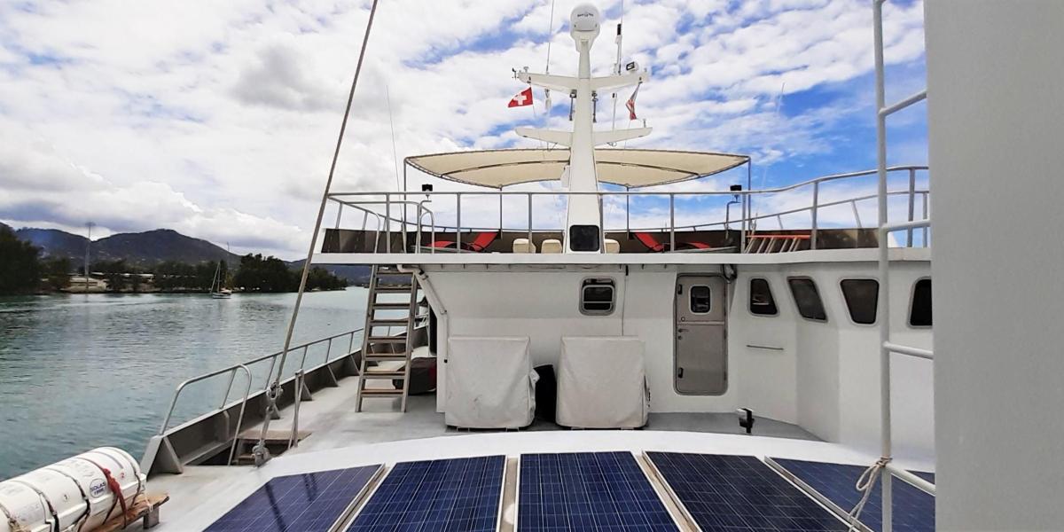 Silhouette Aldabra Expeditions