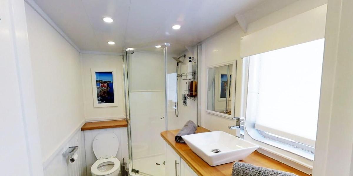 Silhouette Aldabra Expeditions