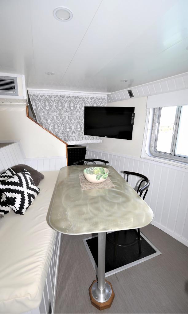 Silhouette Aldabra Expeditions