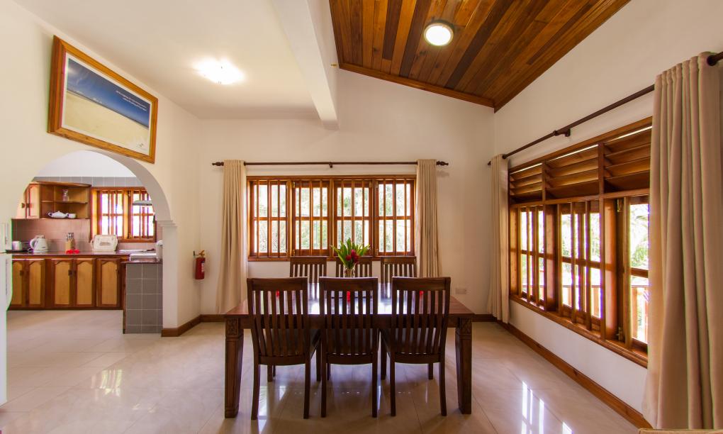 La Fontaine Holiday Apartments and Villas - Three-Bedroom Villa