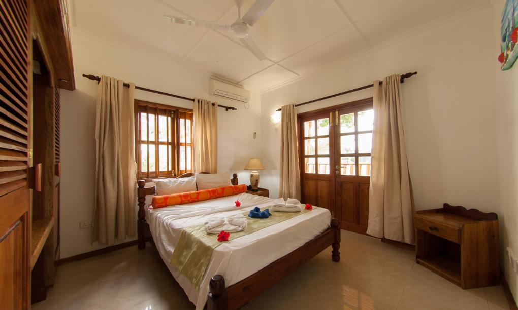 La Fontaine Holiday Apartments and Villas - Three-Bedroom Villa