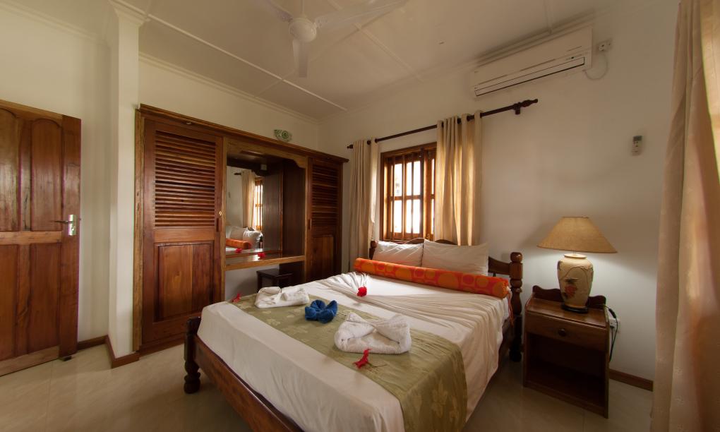 La Fontaine Holiday Apartments and Villas - Three-Bedroom Villa