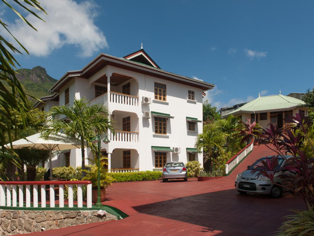 La Fontaine Holiday Apartments and Villas - Photo 2