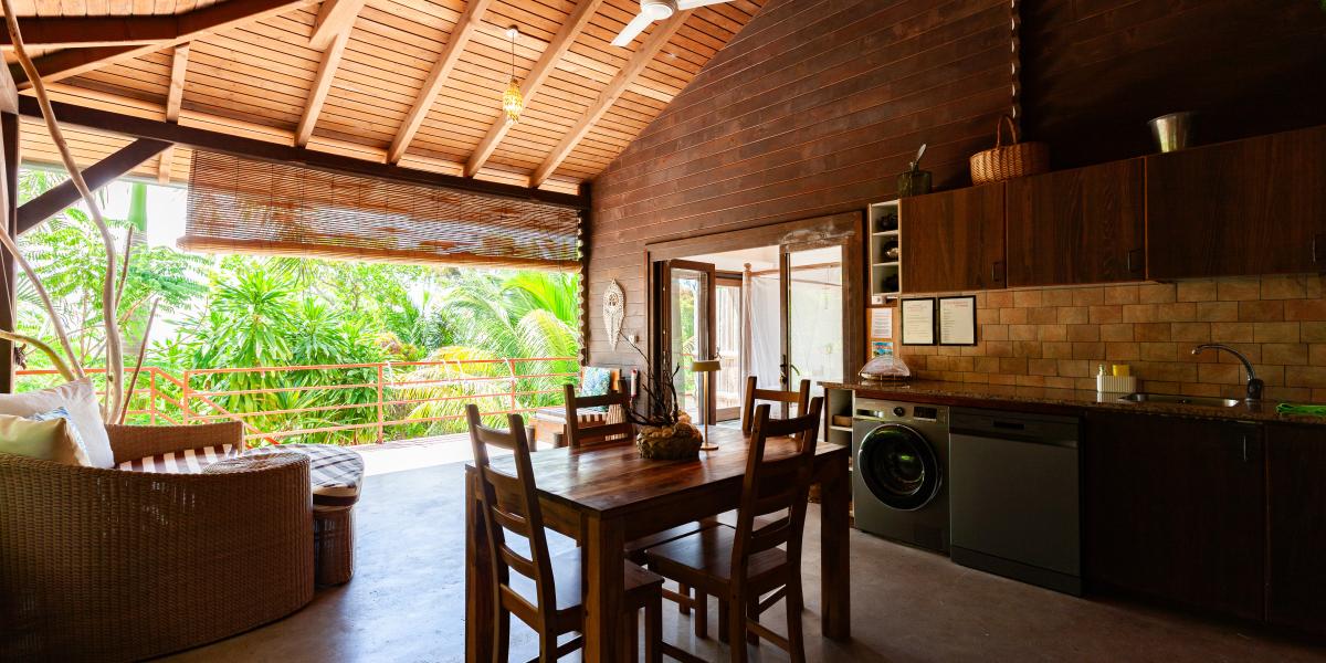 La Pointe Beach Huts - Hummingbird Beach Hut