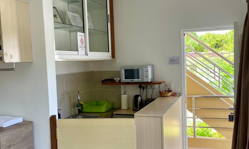 Tropical Hideaway - 1-Bedroom Apartment