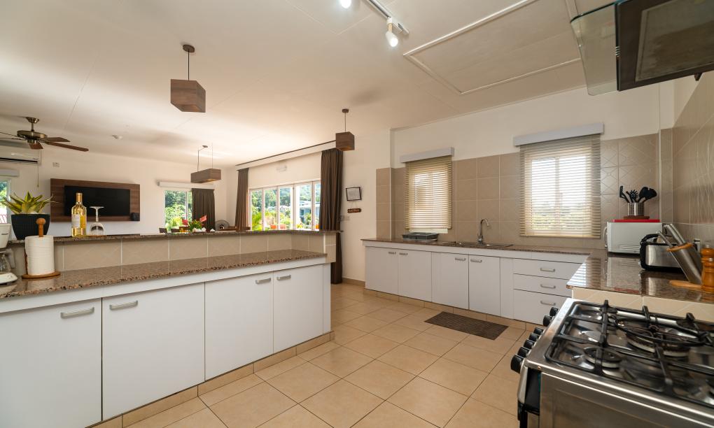 Tropical Hideaway - 2-Schlafzimmer Appartement