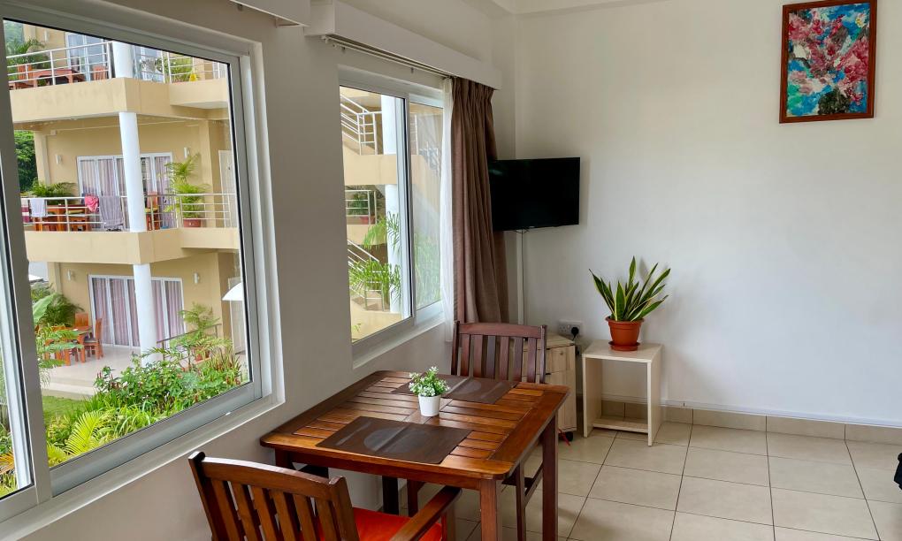 Tropical Hideaway - 1-Bedroom Apartment