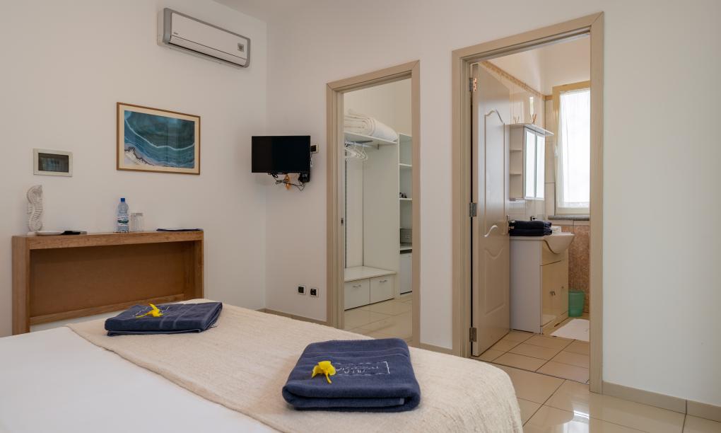 Villa Roscia - Family Standard Room with Balcony