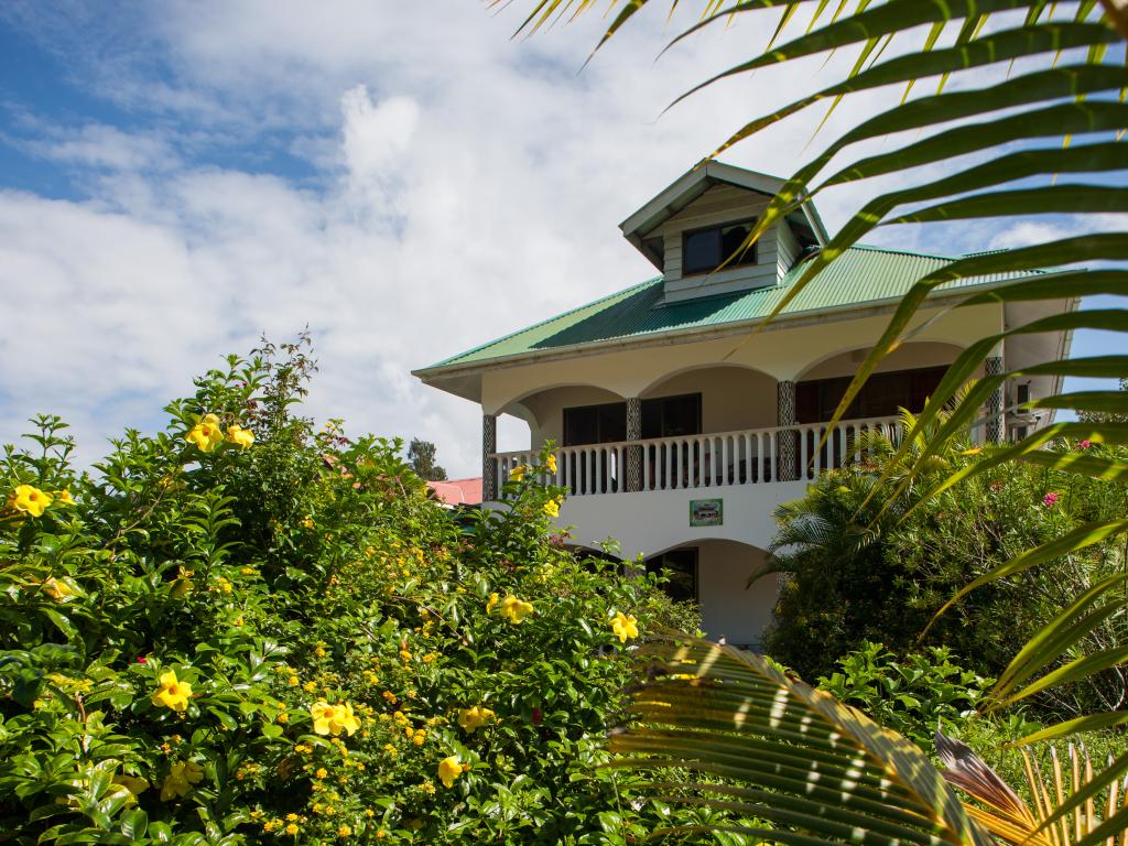 Linsen Self Catering Apartments - Photo 5