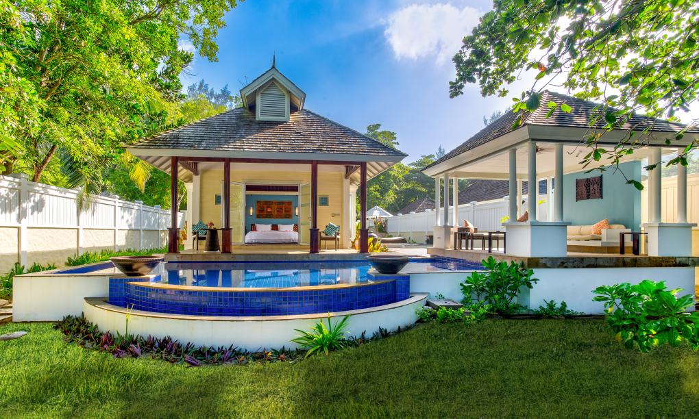 Banyan Tree - Beach Front Pool Villa