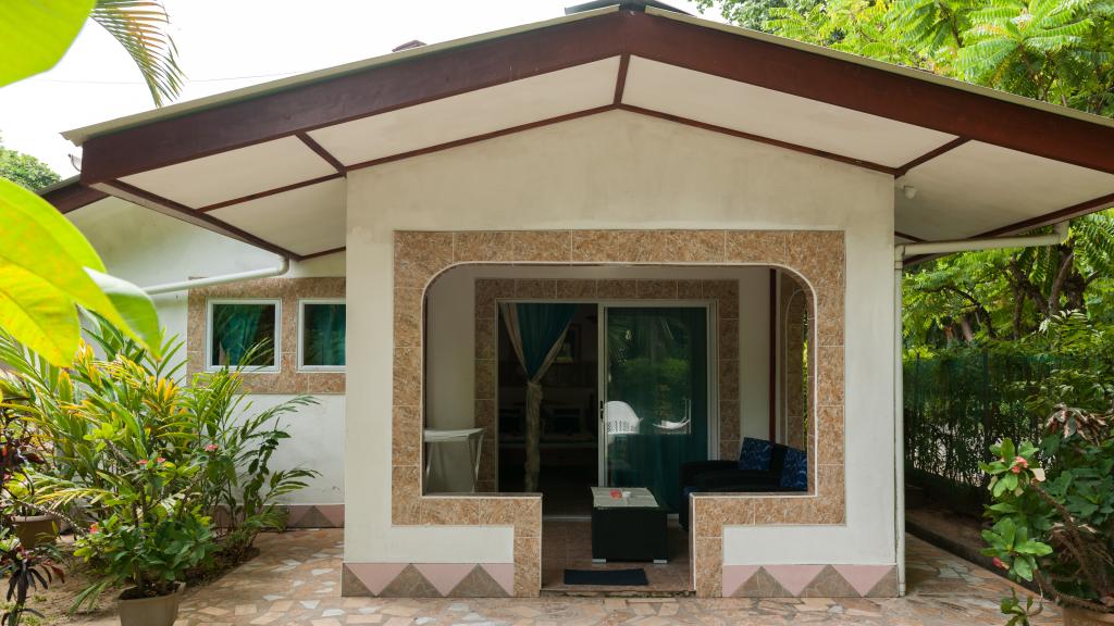 Photo 2: Rising Sun Guesthouse - La Digue (Seychelles)