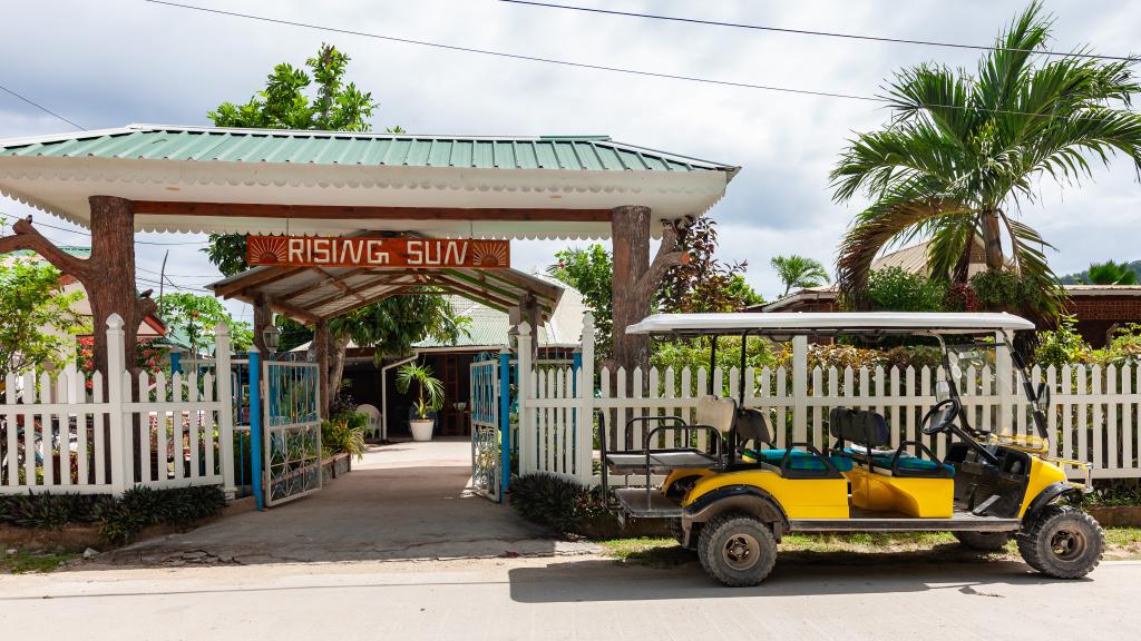 Photo 2: Rising Sun Guesthouse - La Digue (Seychelles)