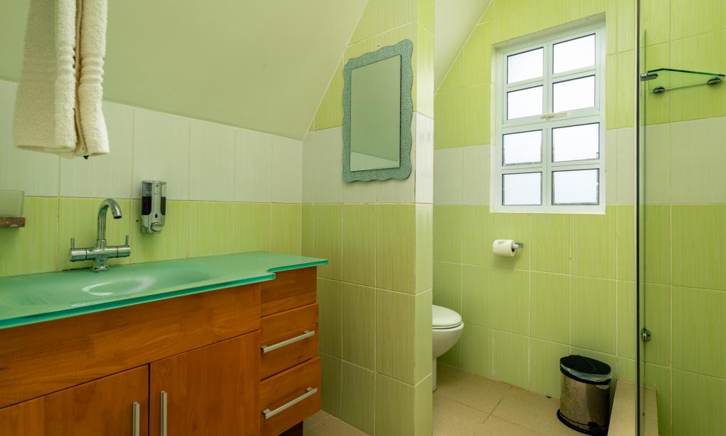 Captain's Villa - 2-Bedroom Suite - Swan