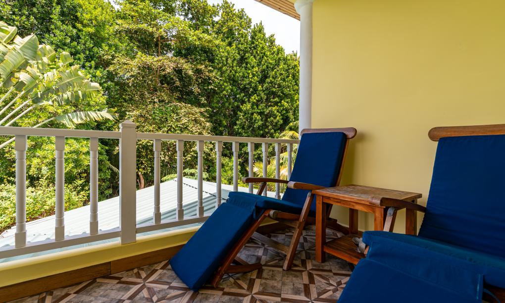 Captain's Villa - Family Room