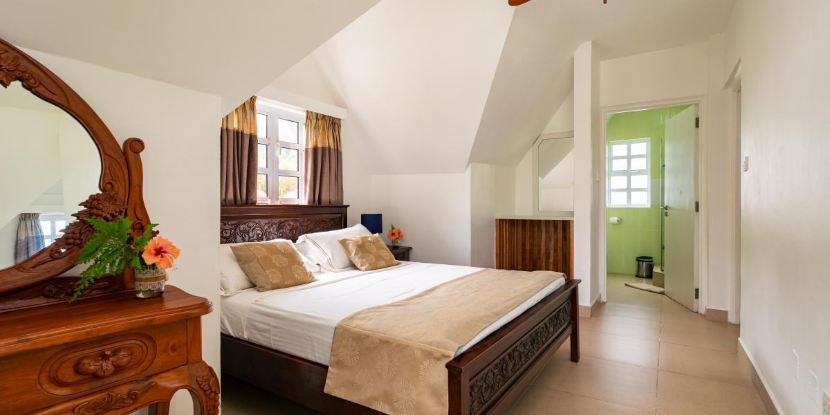 Captain's Villa - 2-Bedroom Suite - Swan