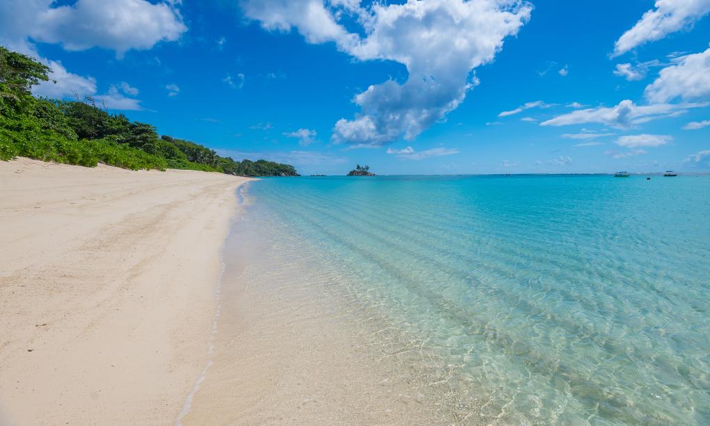 Le Nautique Luxury Beachfront Apartments