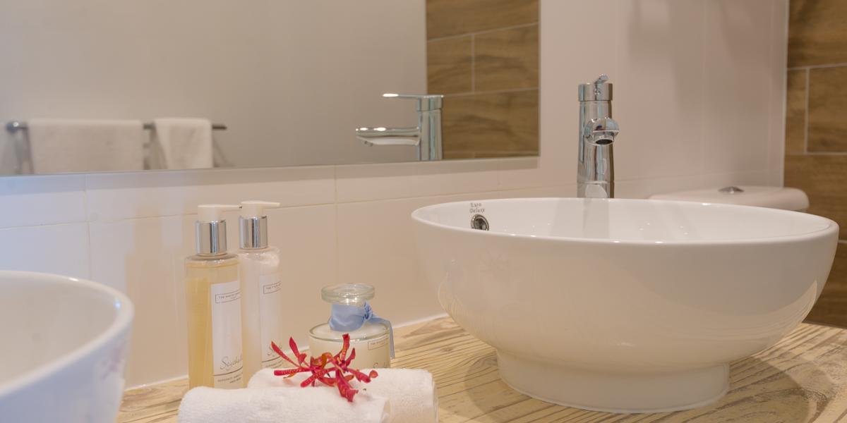 Le Nautique Luxury Beachfront Apartments - Queen Gartenblick-Appartement