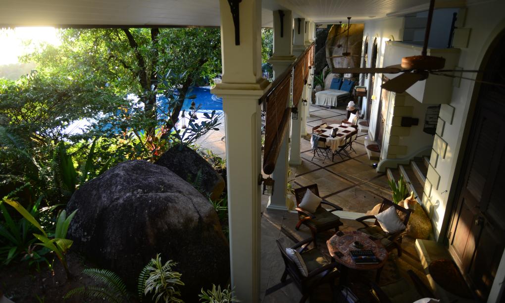 Residence on the Rocks