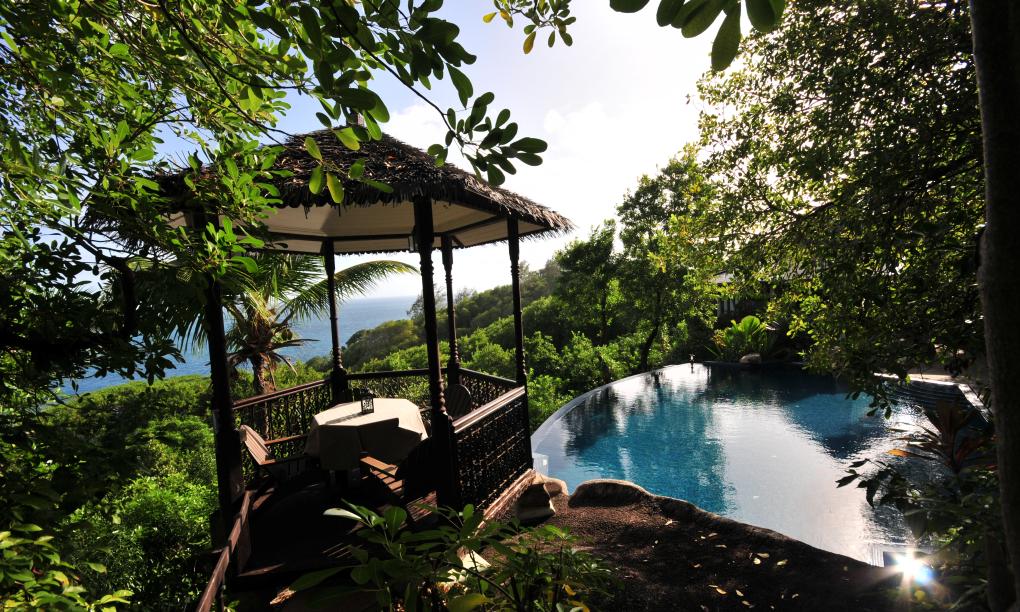 Residence on the Rocks