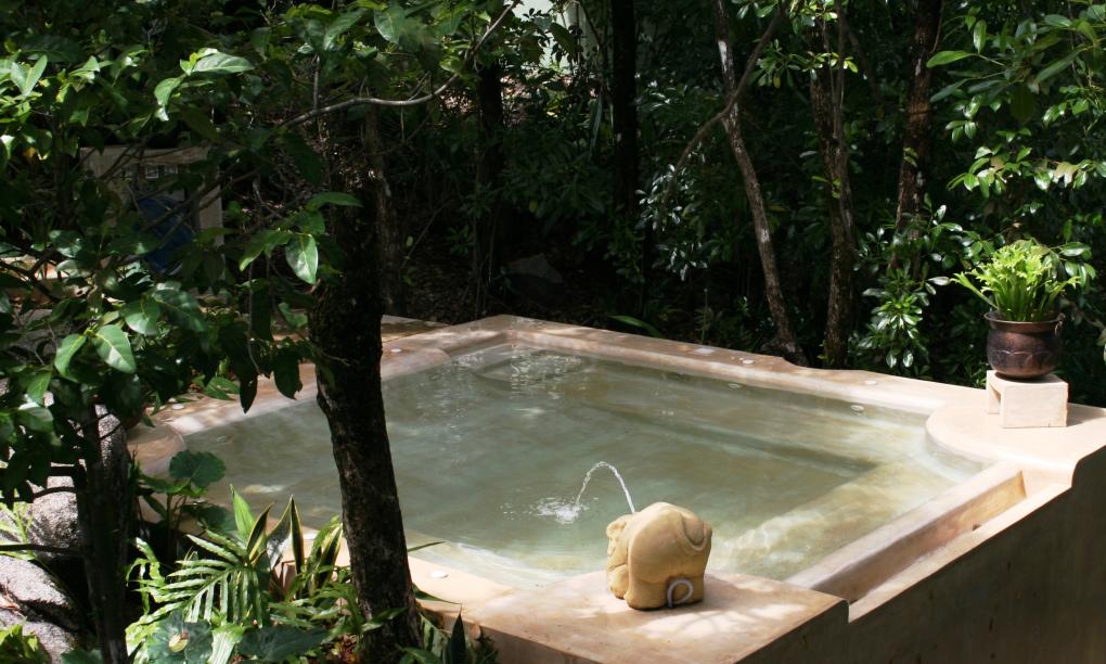 Residence on the Rocks