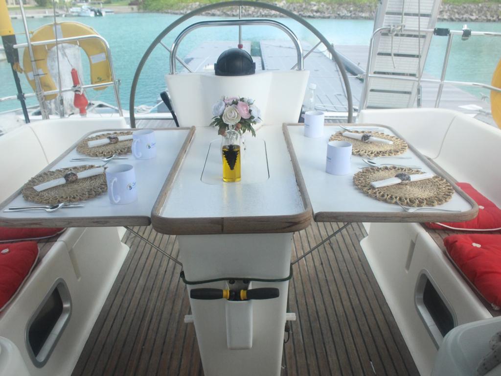 Seyscapes Yacht Charter - Photo 2