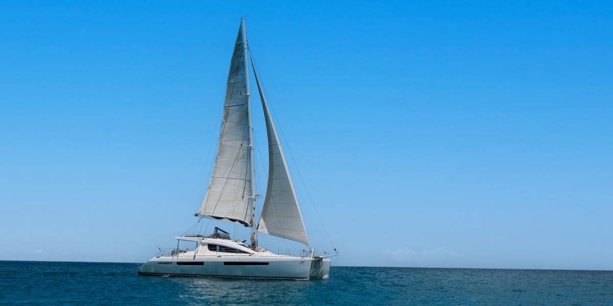 Seyscapes Yacht Charter - Full Charter Cirrus