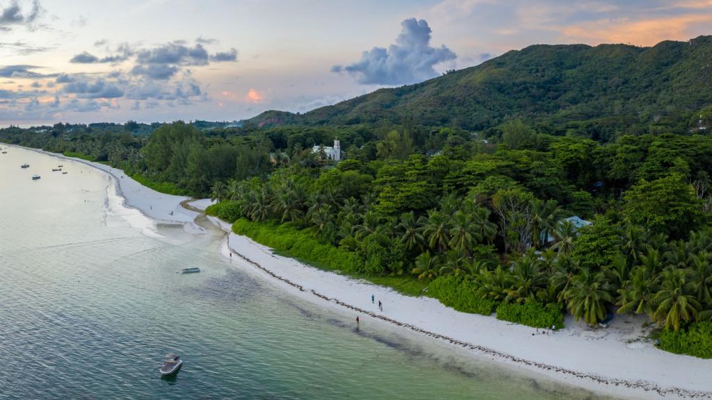 Photo 2: Bliss Hotel Praslin - Praslin (Seychelles)