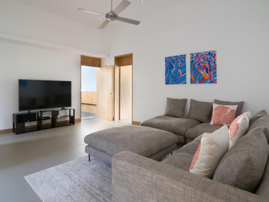 AquaBlu Villa - Photo 2