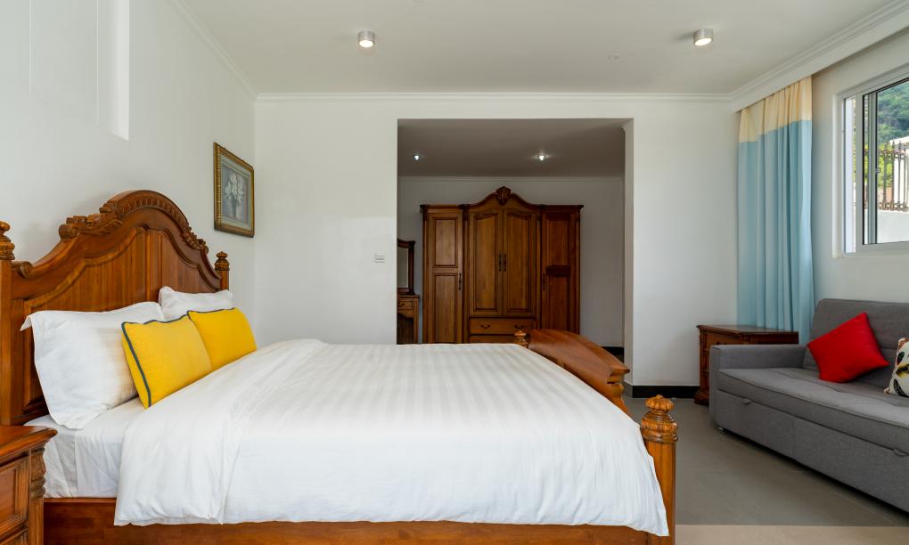 Amanda Luxury Villa - Standard Double Room with Pool View