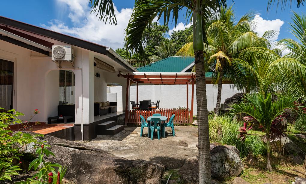 Pebbles Cove - 3-Bedroom House