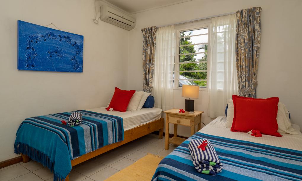 Pebbles Cove - 3-Bedroom House