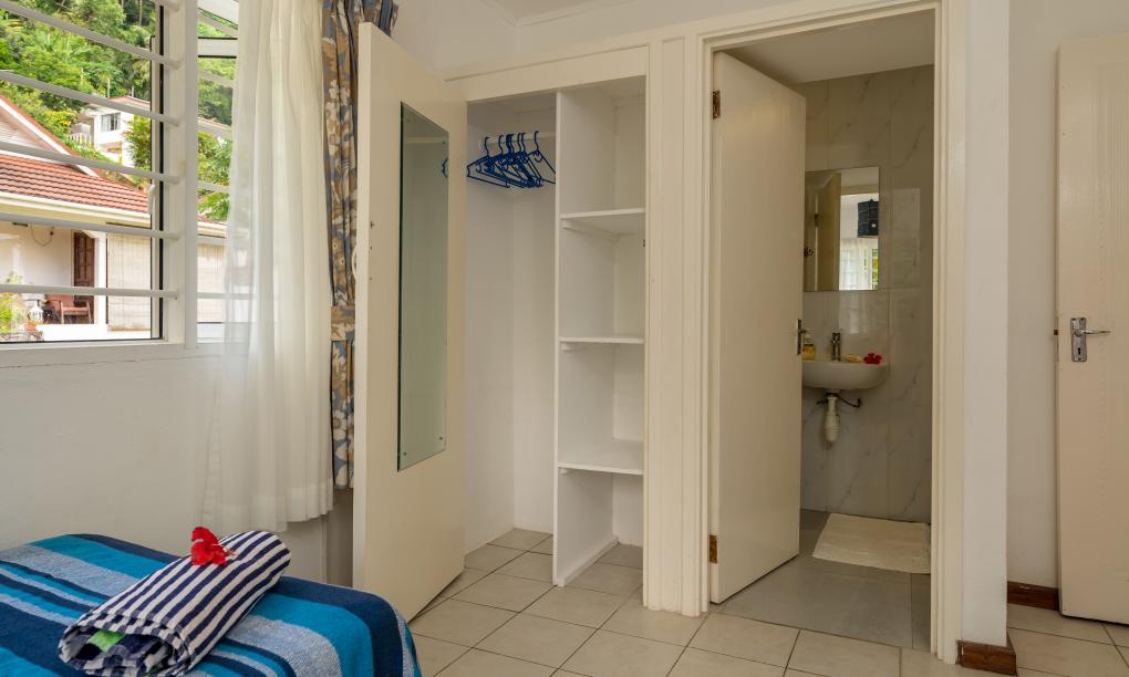 Pebbles Cove - 3-Bedroom House