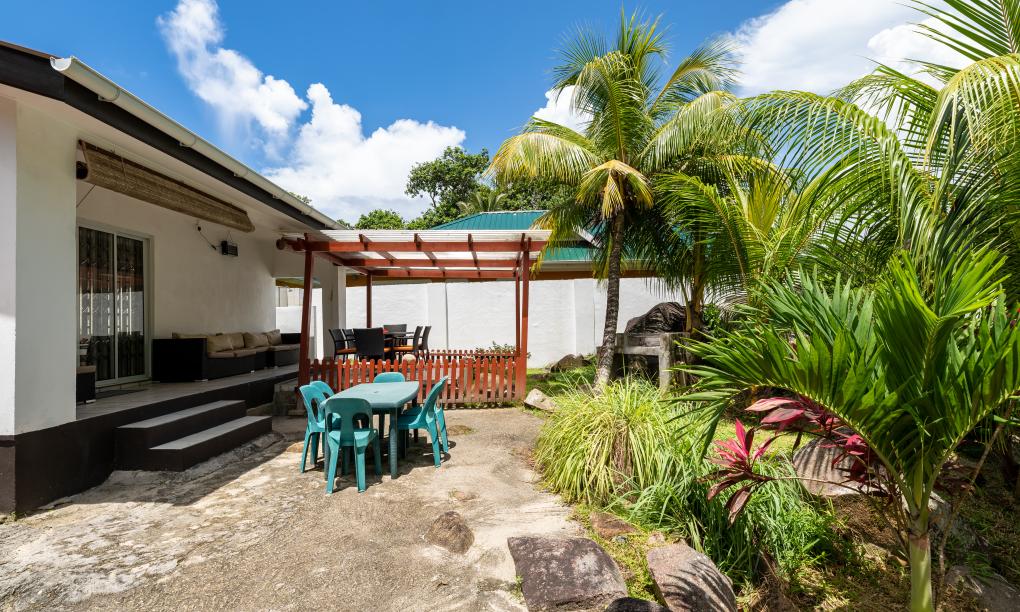 Pebbles Cove - 3-Bedroom House