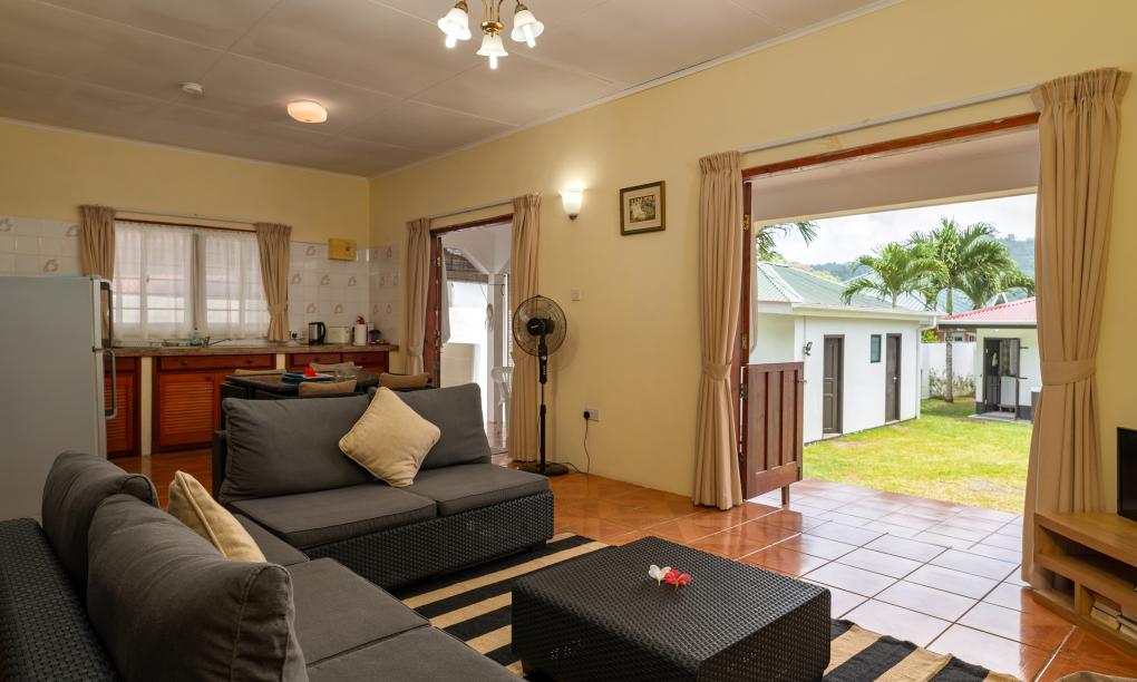 Pebbles Cove - Studio