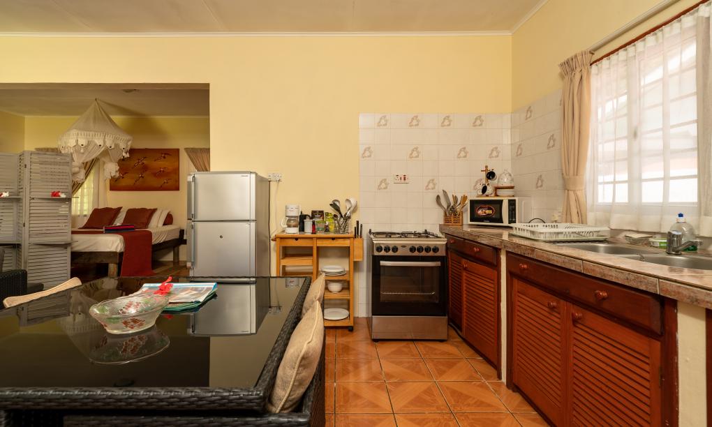 Pebbles Cove - Studio