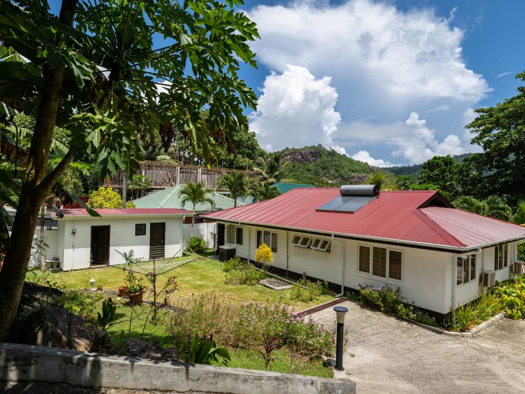 Pebbles Cove - Photo 3