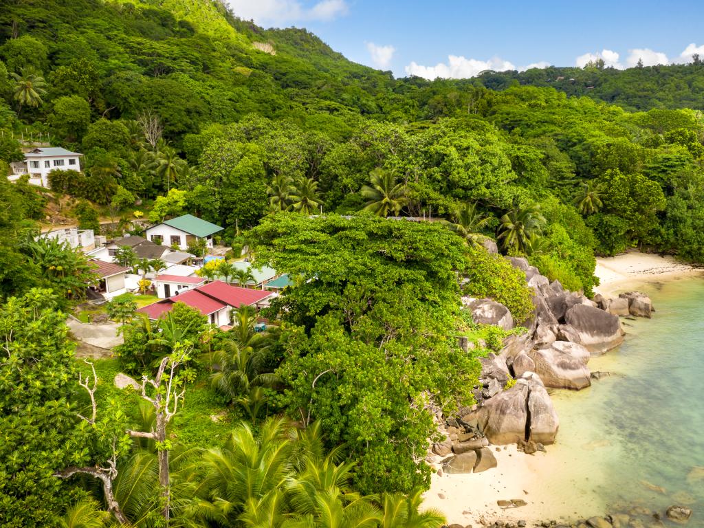 Pebbles Cove - Photo 2