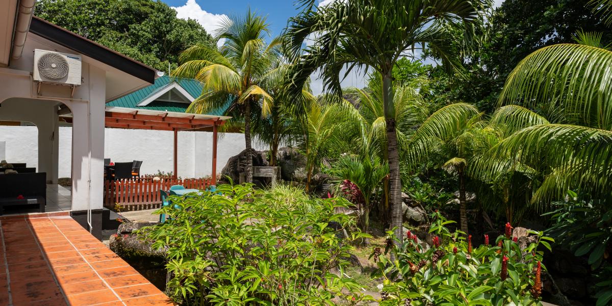 Pebbles Cove - 3-Bedroom House