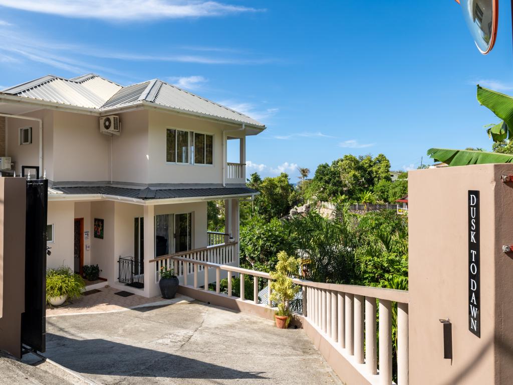 Dusk to Dawn - Photo 6